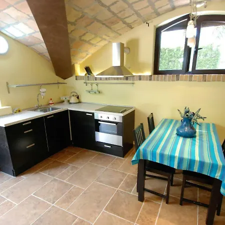 Locazione Turistica Dependance شاليه أوزيمو